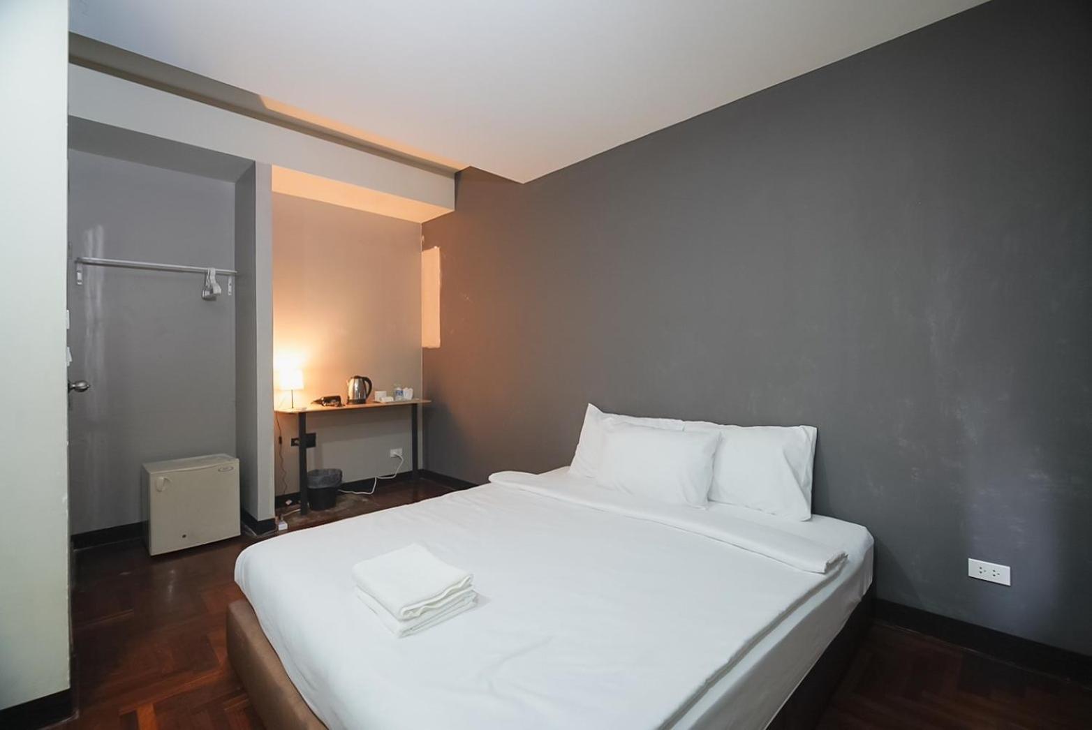 Go Inn Silom Bts Surasak X โกอินน์ สีลม บีทีเอส สถานีสุรศักดิ์ Банкок Екстериор снимка