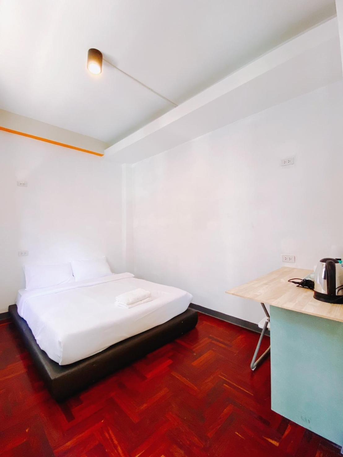 Go Inn Silom Bts Surasak X โกอินน์ สีลม บีทีเอส สถานีสุรศักดิ์ Банкок Екстериор снимка