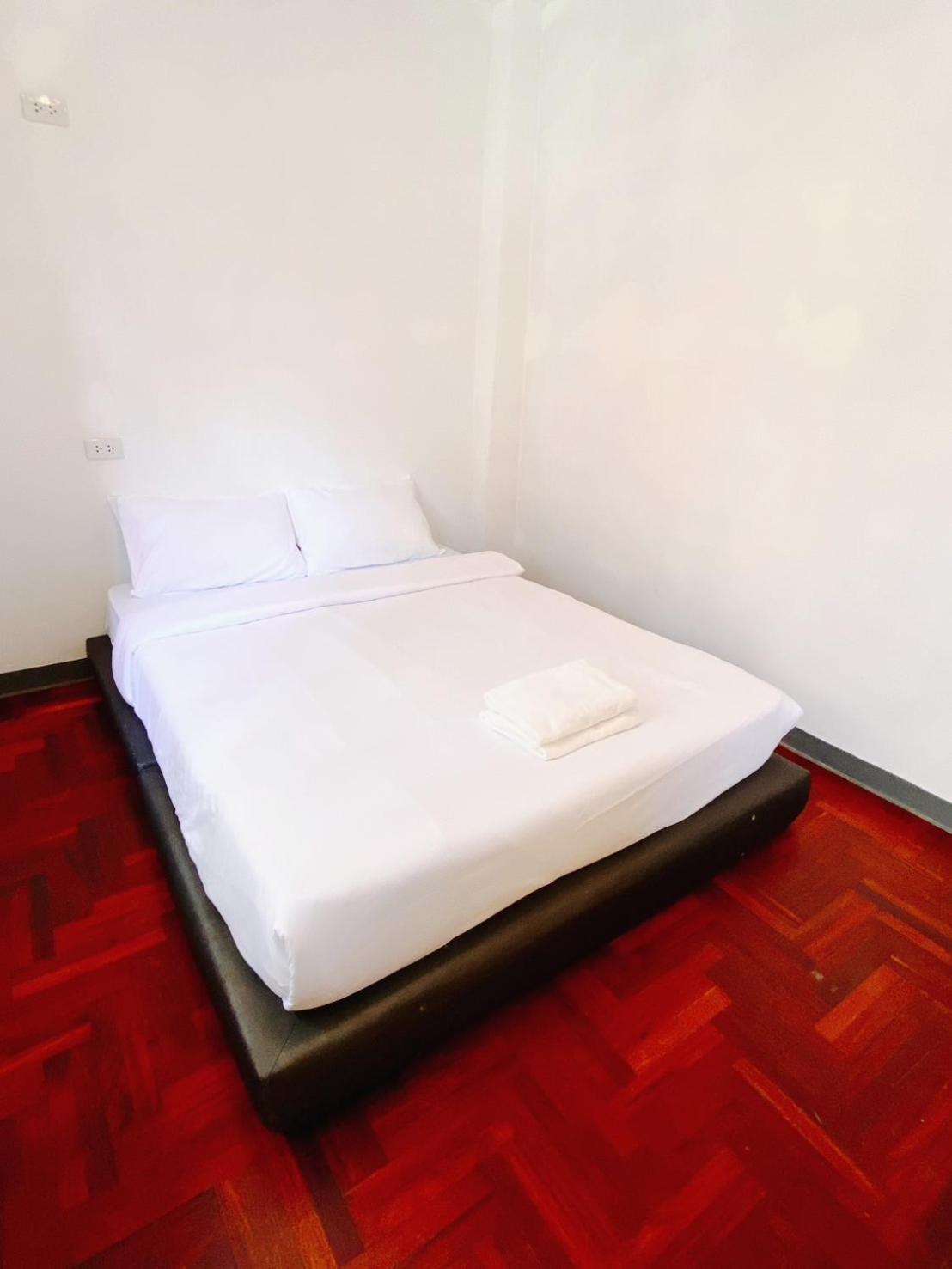 Go Inn Silom Bts Surasak X โกอินน์ สีลม บีทีเอส สถานีสุรศักดิ์ Банкок Екстериор снимка