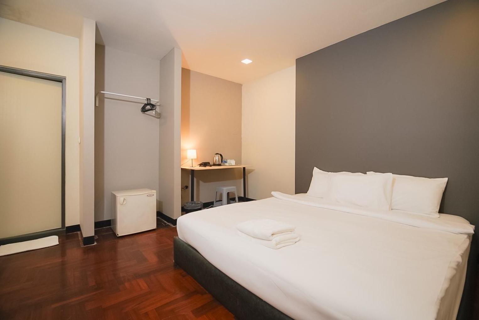 Go Inn Silom Bts Surasak X โกอินน์ สีลม บีทีเอส สถานีสุรศักดิ์ Банкок Екстериор снимка